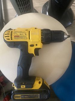 Dewalt Drill Con Batería $40