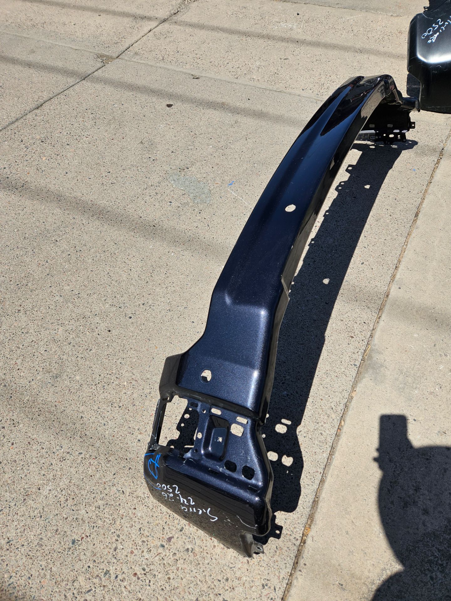 Gmc Sierra 2500 front bumper oem