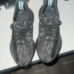 Yeezy 350 Dark Salt 