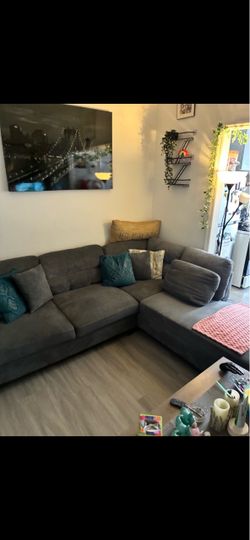 Must go Sectional sofa with matching ottoman