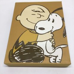 1st. Edition 2009 "Celebrating Peanuts: 60 Years" is a must-have for any fan of the classic cartoon strip. Written by Charles M. Schulz, 