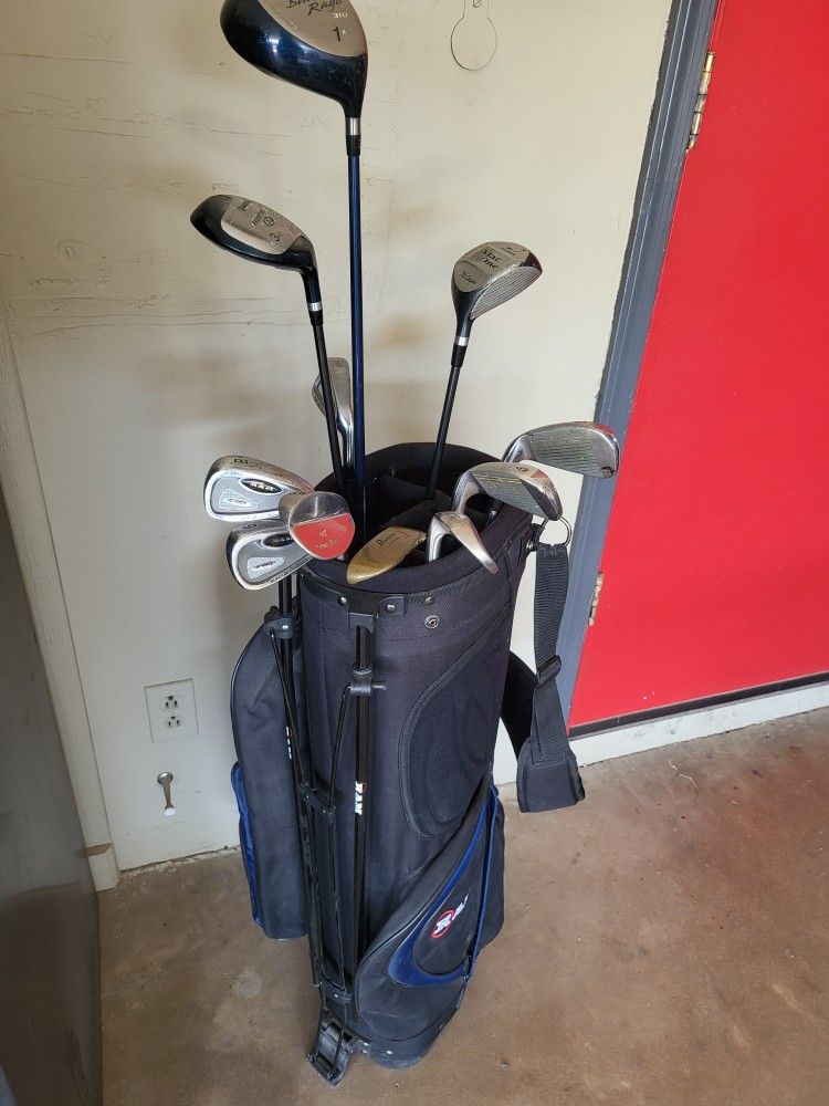 Ram's Golf Bag With Assorted Club