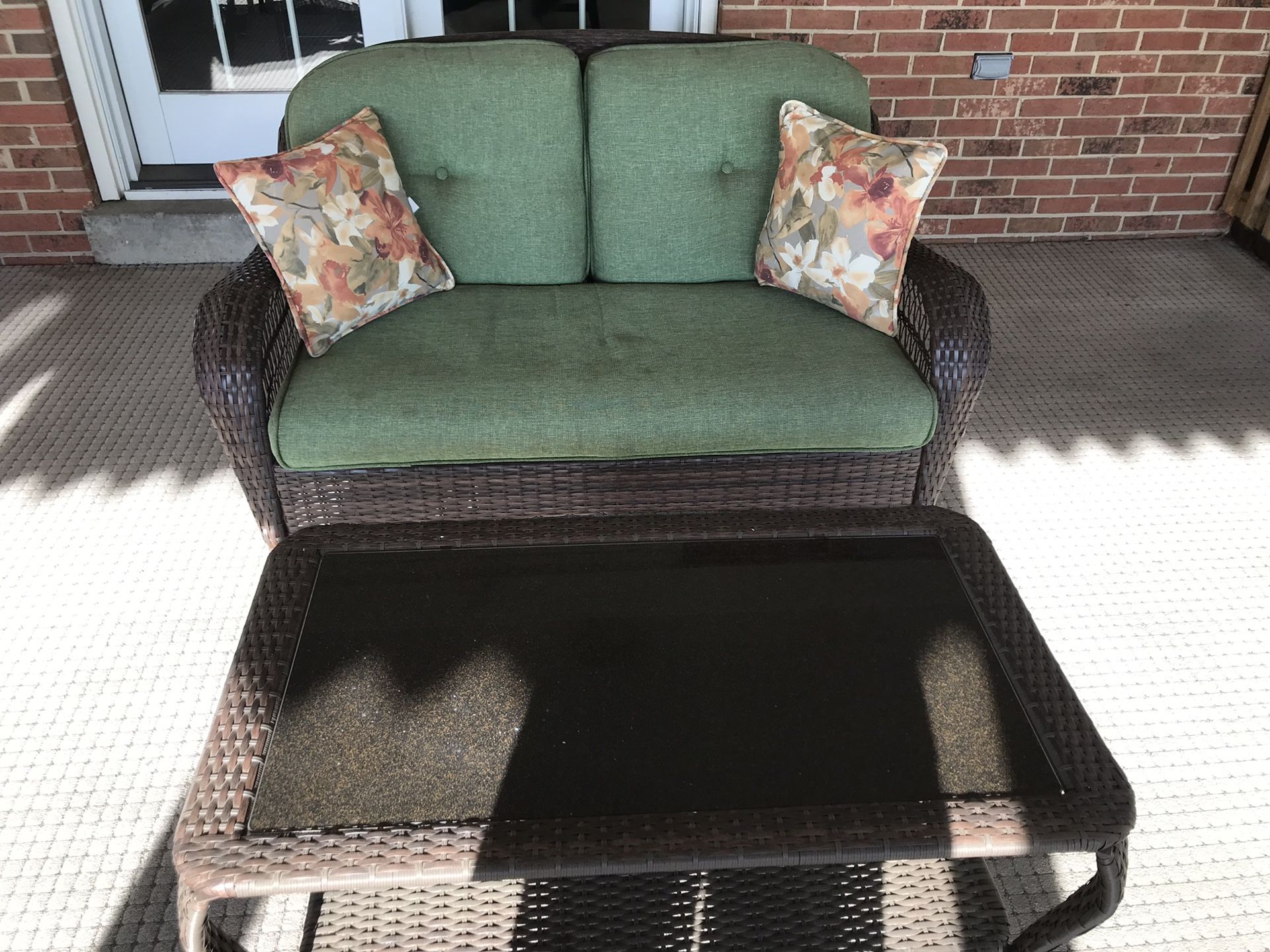 4 Piece Patio Furniture w/throw pillows