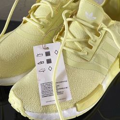 Women”s Adidas Size 6 New