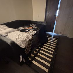 Day bed with trundle
