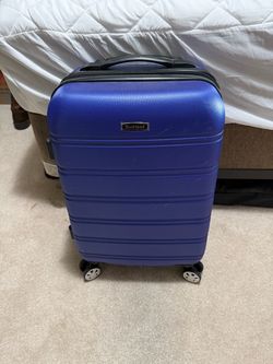 Rockland Hard Shell Spinner Carry-On Luggage