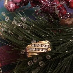 14K Diamond /Yellow Gold Cocktail Ring