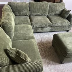 New Sectional Couch with Ottoman - Free DELIVERY 🚚 