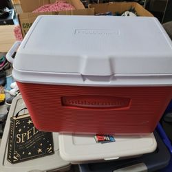 New Rubbermaid Cooler