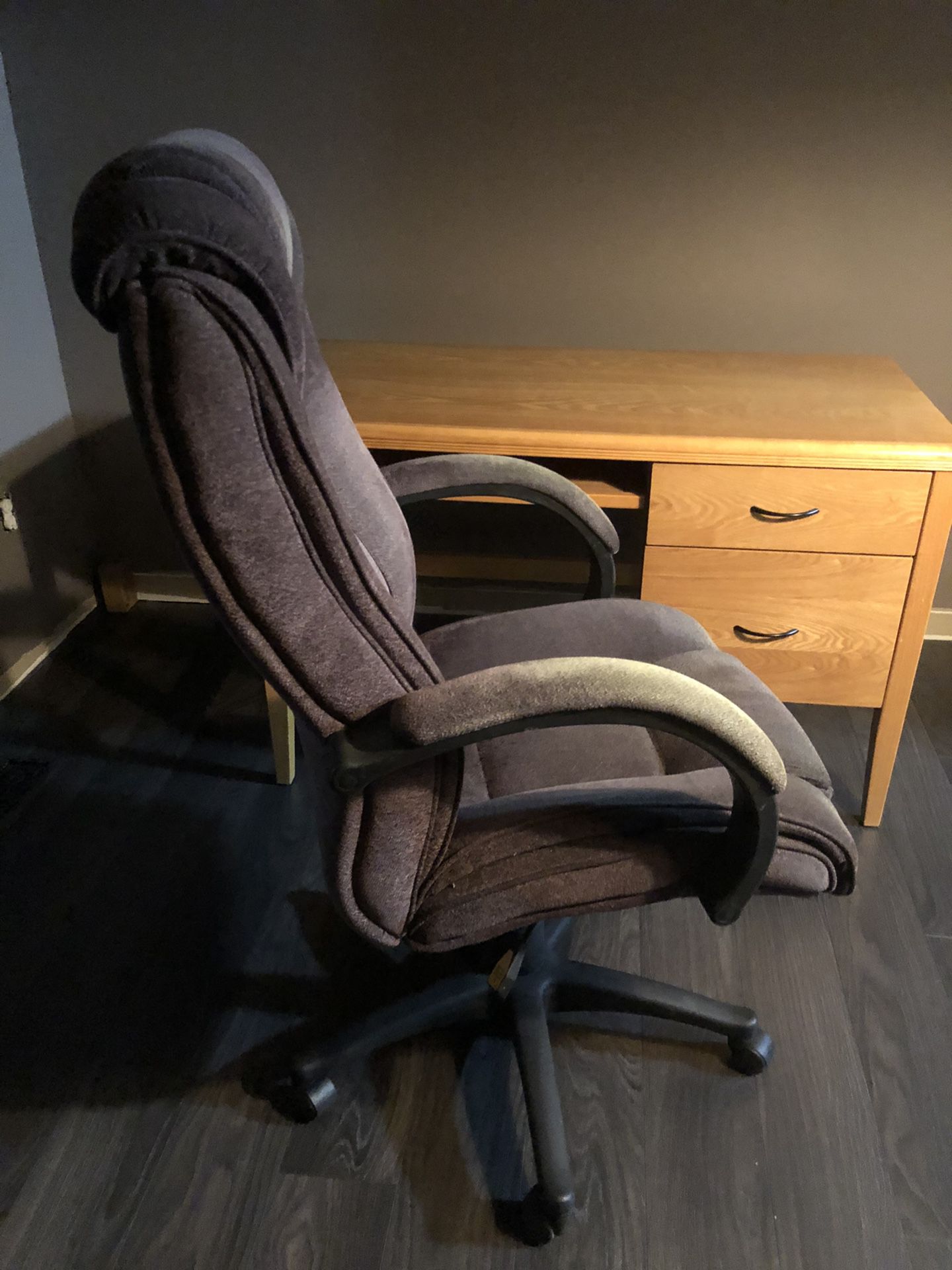 Very Comfy Office / Crafting Chair!
