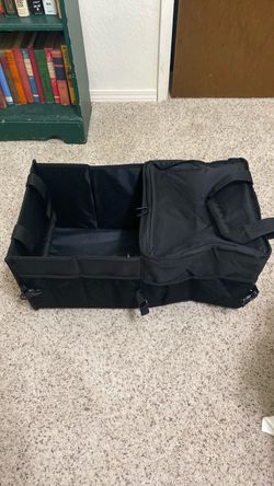 Car trunk organizer with insulated cooler