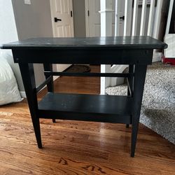 Free Entry Table/shelf