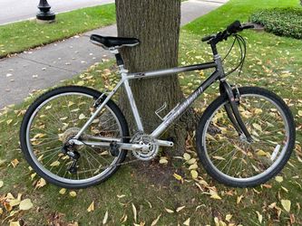 Specialized Expedition Hybrid bike