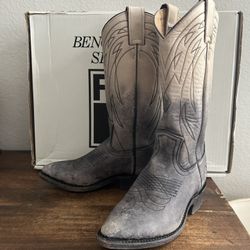 NEW in box Frye Womens Billy Pull-On Boots Stone Stone Wash Size 5.5