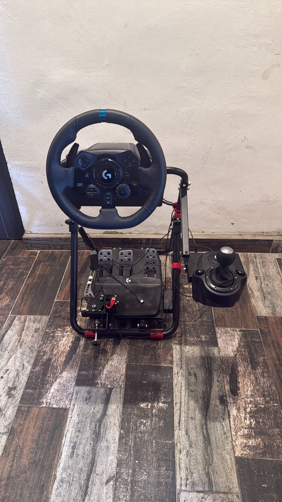 Logitech G923 with pedals and Manual shifter PS5/PS4/PC