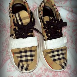 Burberry Sneakers 
