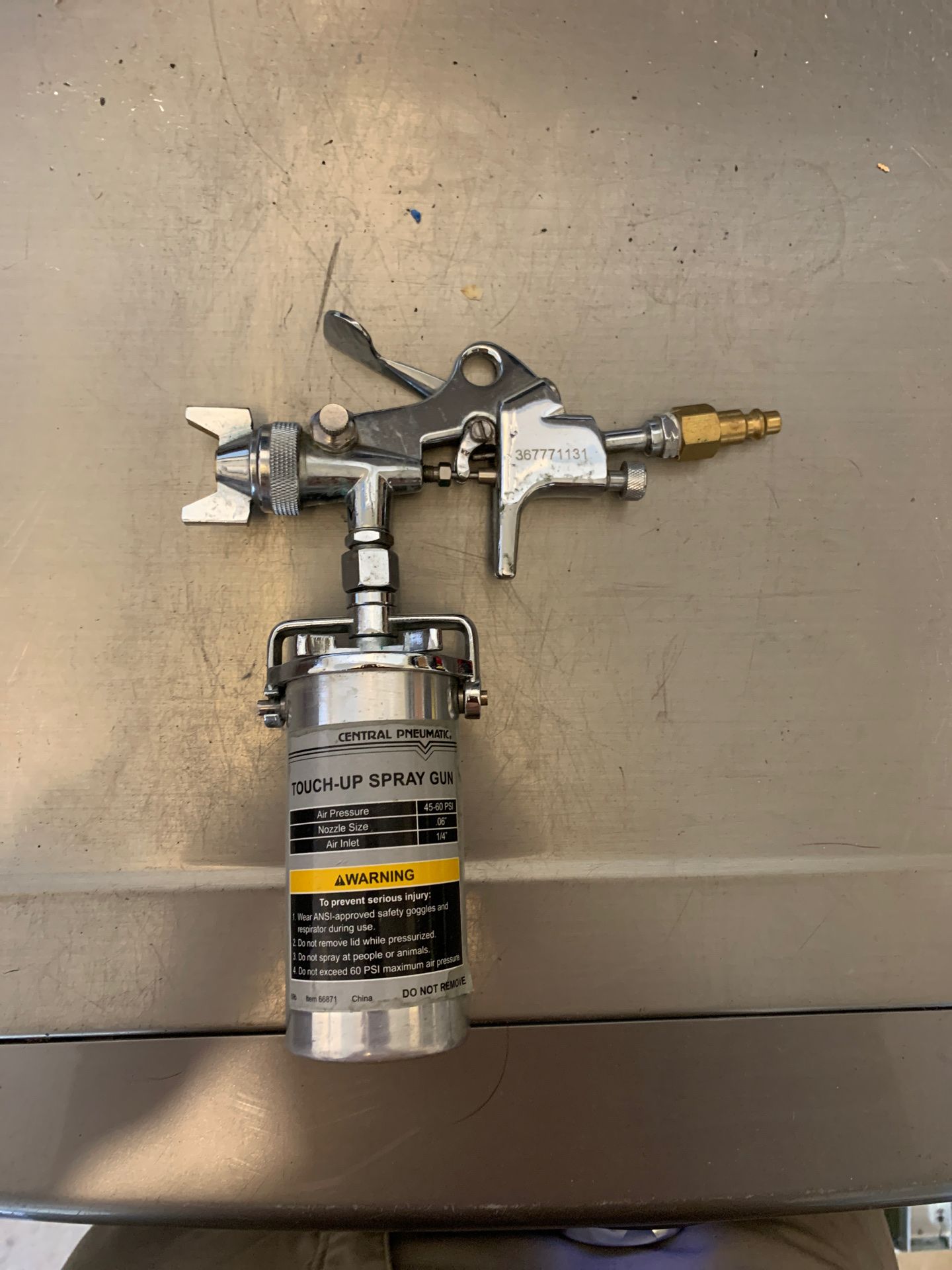 Touch up spray gun