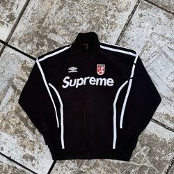 Supreme • Sweaters