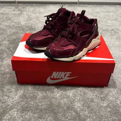 Nike Air Huaraches WS: 7