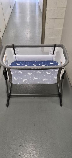 Beside Me Dreamer Bassinet & Bedside Sleeper