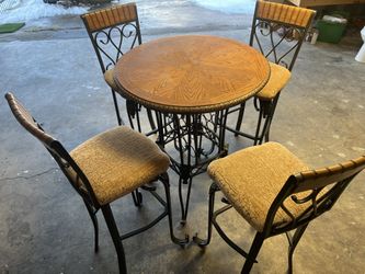 5 PIECE DINING TABLE AND CHAIRS