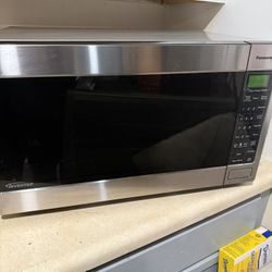 Panasonic 1250W Microwave 