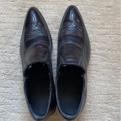 Men’s shoes, size 10 1/2
