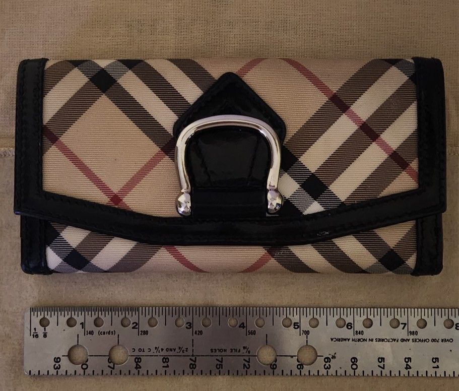 Burberry Check Nova Long Wallet (Womens)
