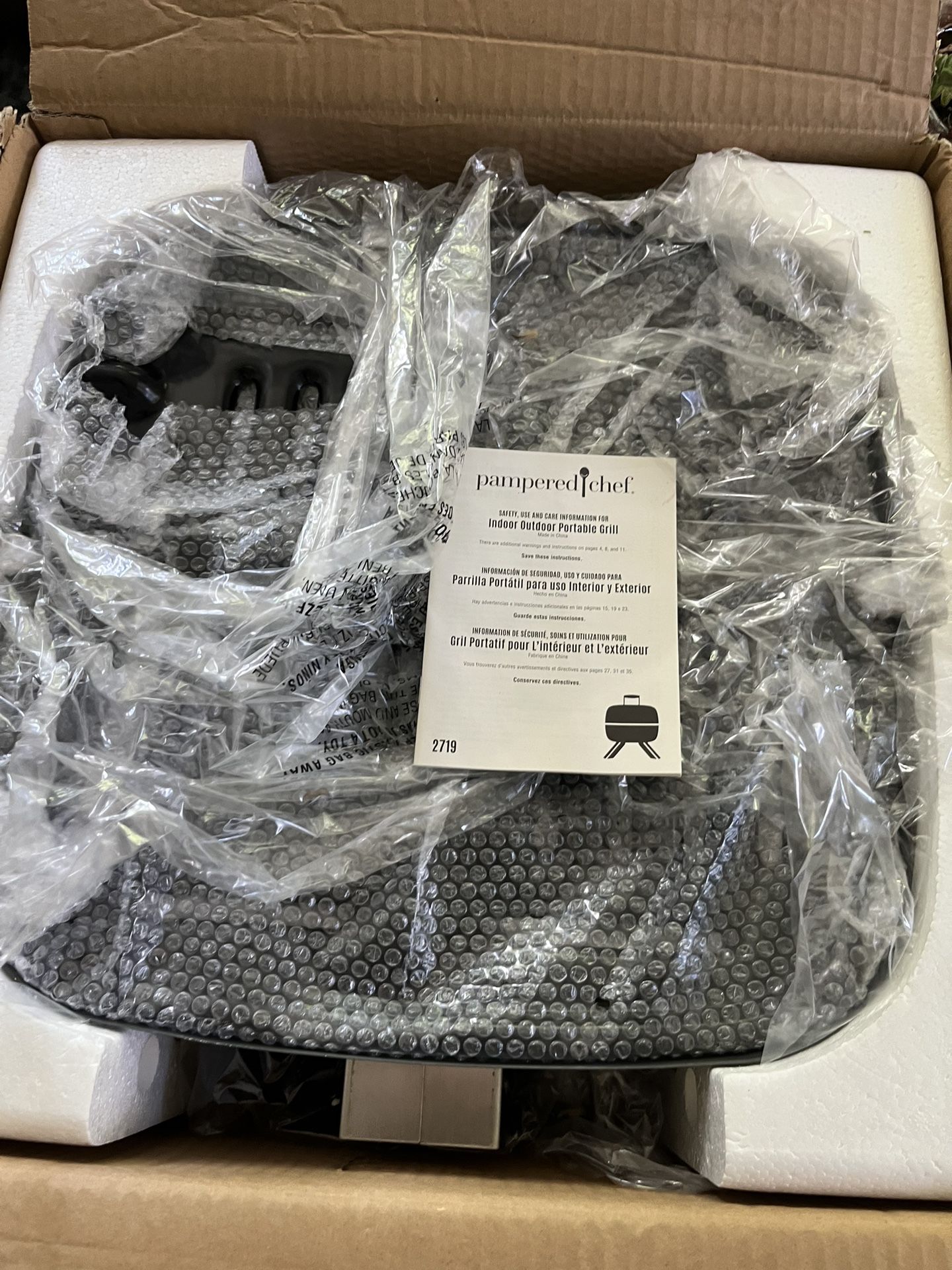 Pampered Chef Indoor/outdoor Portable Grill