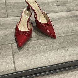 Jessica Simpson kitten heels