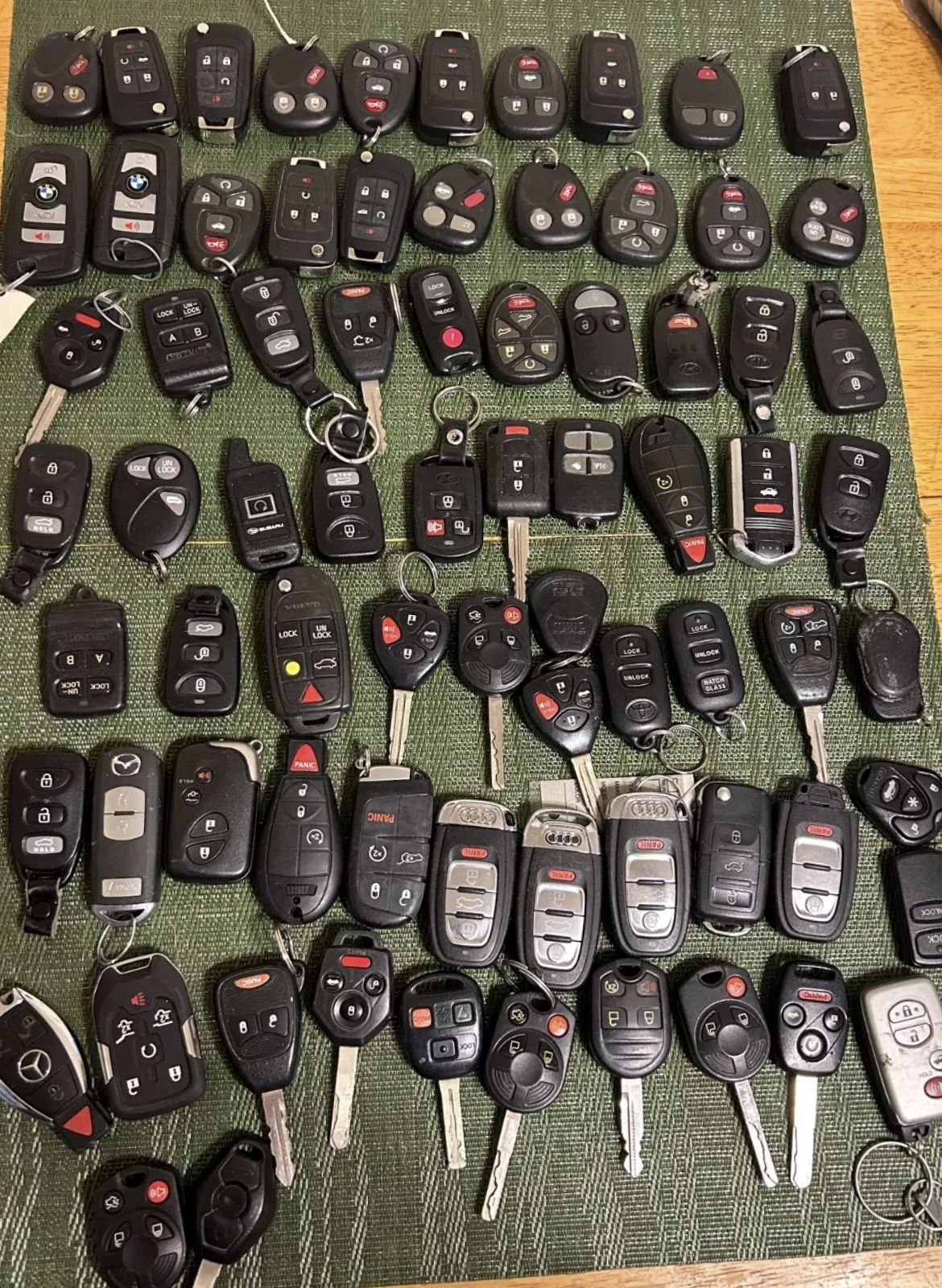 Kia new key fob Toyota key fob Hyundai key fob Mini Cooper key fob Nissan key fob Bentley new key fob Ford key fob Chevrolet key fob Bmw key fob