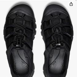 KEEN Men’s Newport H2 Closed Toe Water Sandal,  US11 Triple Black