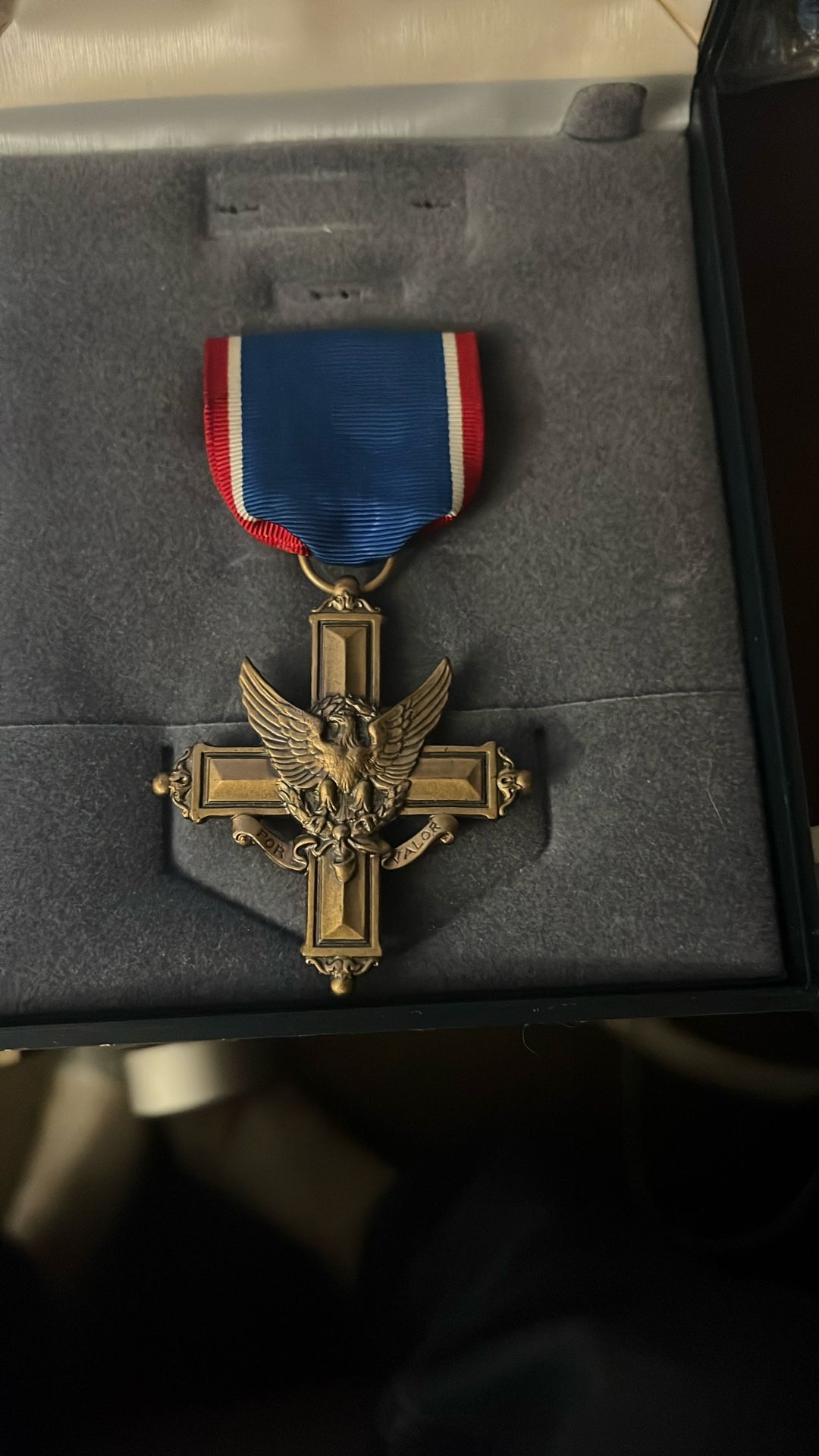 Authentic Genuine Vintage WWII Distinguished Service Cross medal