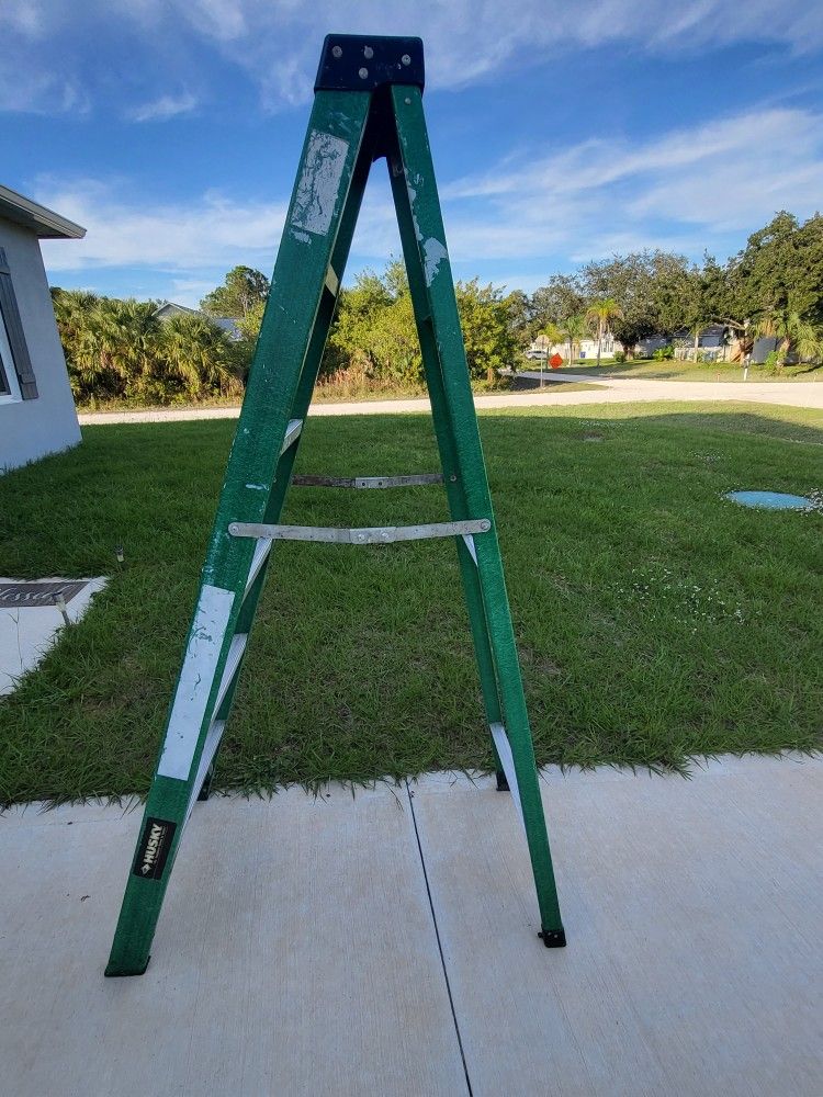 A Ladder 6' HUSKY