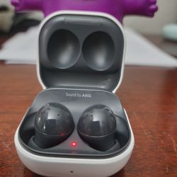 Samsung galaxy earbuds 2 like new clean