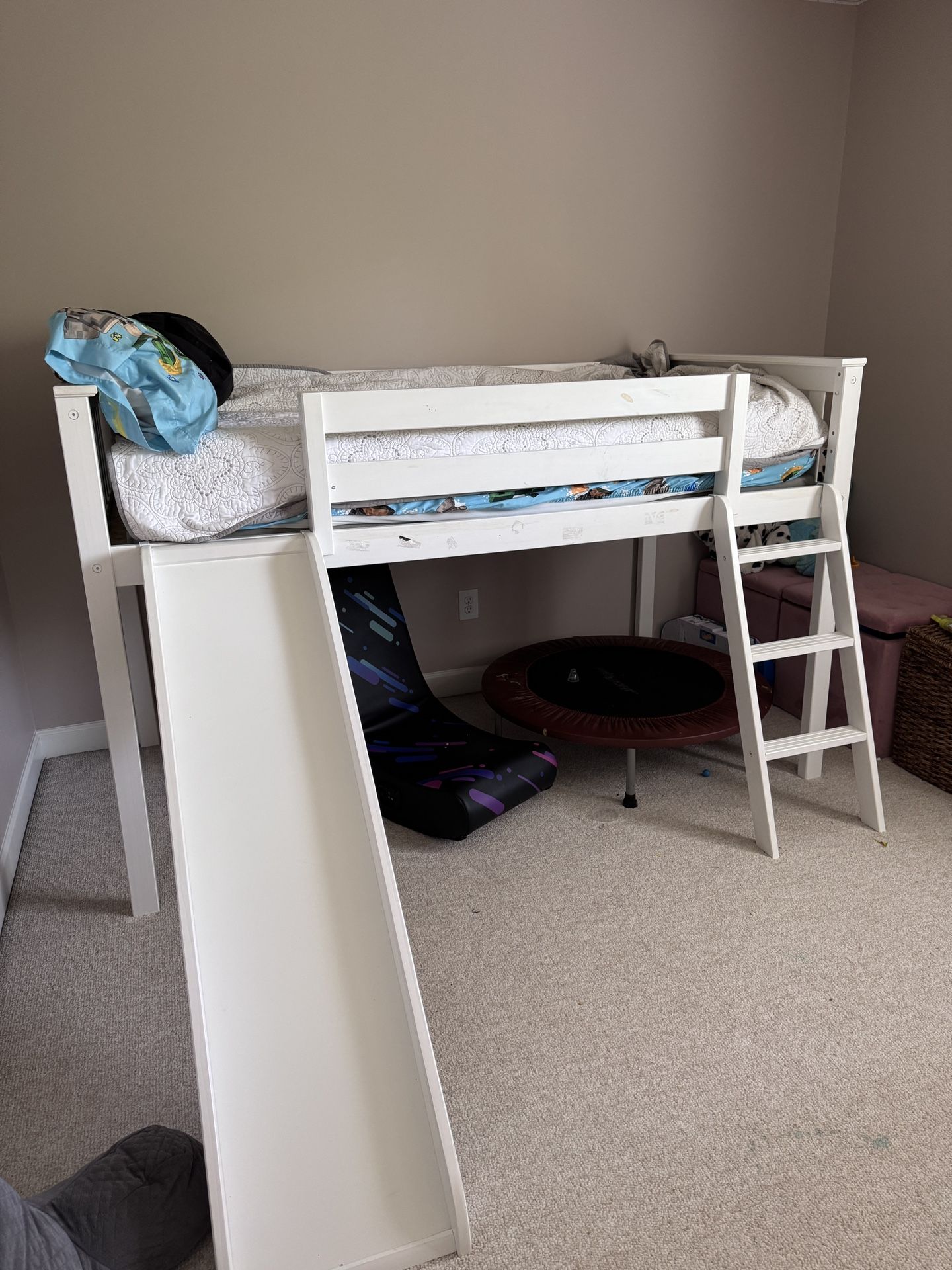 Twin Bed w/Slide
