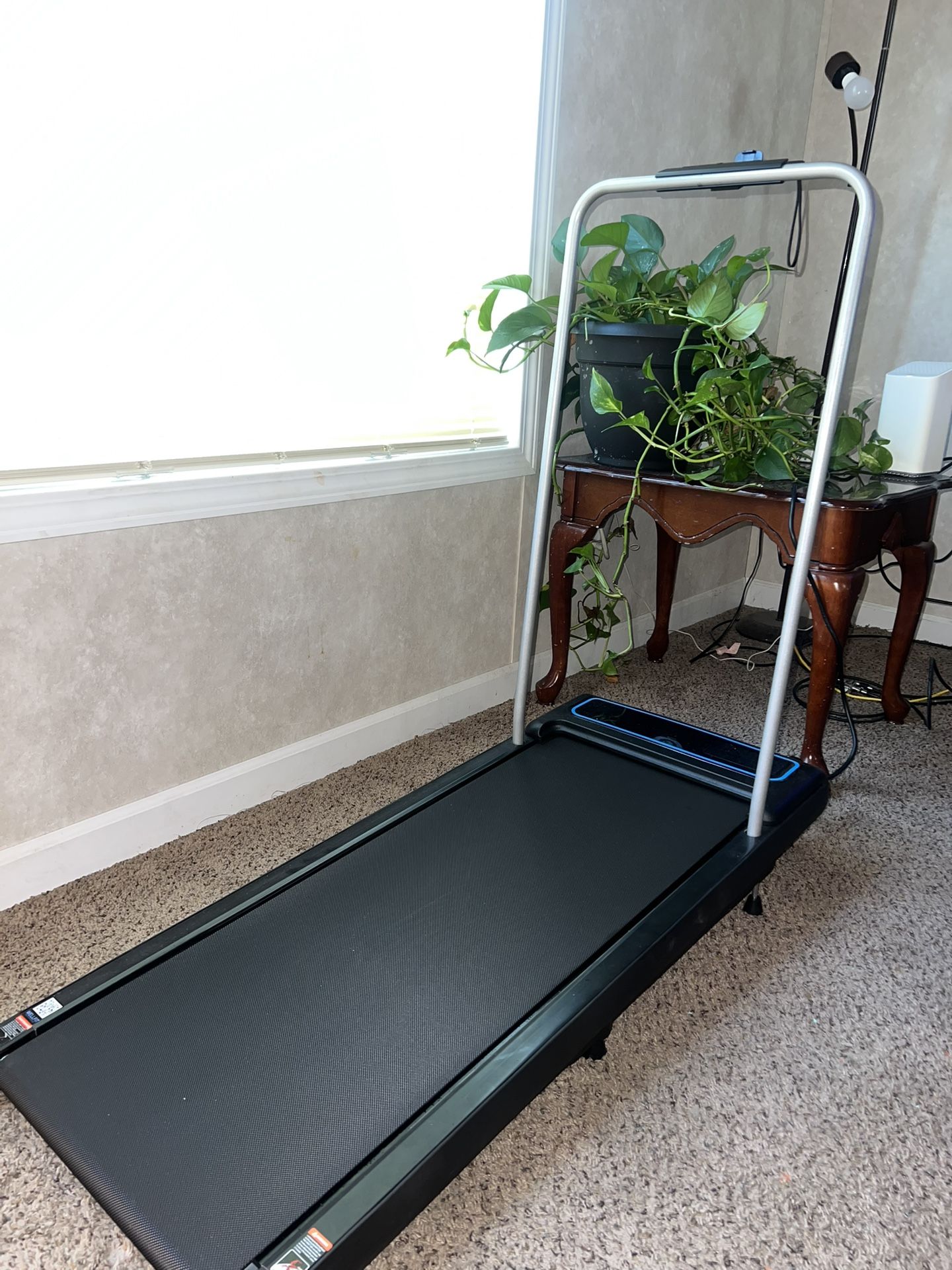✨ Like-New Walking Pad with Adjustable Incline – Barely Used, Great for Home Workouts! ✨