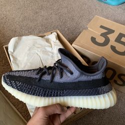 Yeezy 350 V2 Carbon