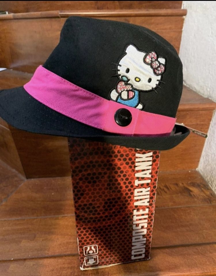 Hello hotsell kitty fedora