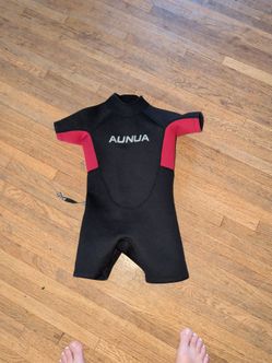 Size 6/8 wetsuit