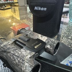 Nikon 10x25 ACULON A30 Roof Prism Binoculars with 5.0 Degree Angle of View,