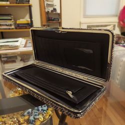 NEW **NEW YORK ** SNAKE WALLET ** Clutch Purse for Cards & Cash - Tan / Beige (D)  (SIZE: 9X4.5X1 INCHES )