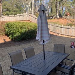 Outdoor table and 6 chairs