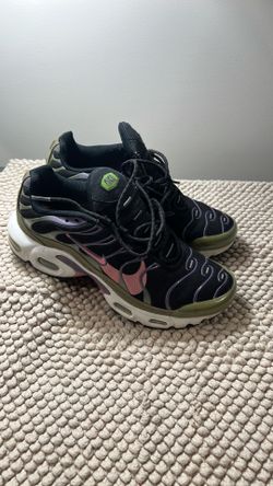 NIKE SIZE 6 KIDS USED