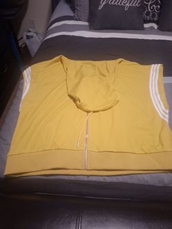 Womens 2pc Short Set w/Hoodie  Size 2X NWT