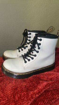 Girls Dr. Martens 