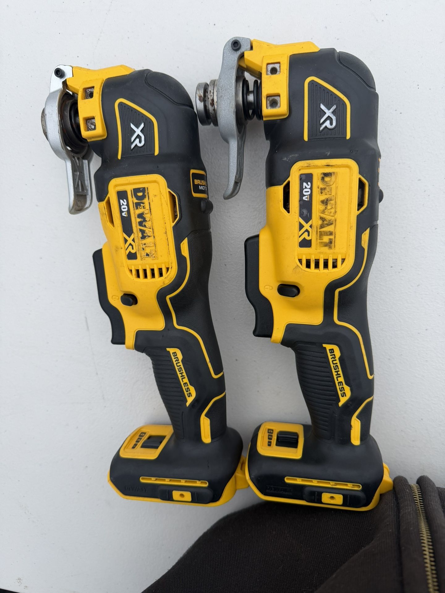 DEWALT 20V MAX XR Cordless Brushless 3-Speed Oscillating Multi Tool