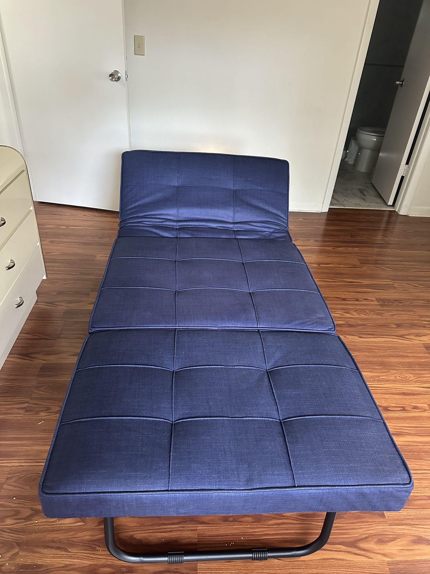 Convertible Sleeper Chair – Navy Blue Fold-Out Bed