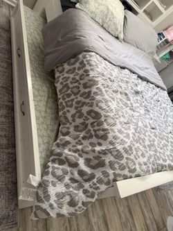 Queen Trundle Bedroom Set – Twin Pullout, 2 Nightstands & Mattresses