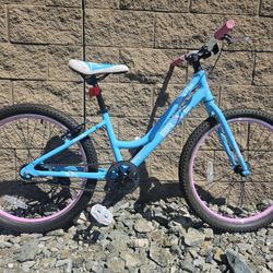Revere/Brave Luna One Girls 24 in Single-Speed Bike